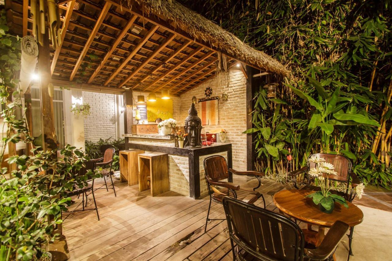 Bening Hut And Spa Seminyak Exteriör bild