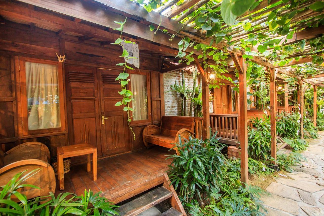 Bening Hut And Spa Seminyak Exteriör bild