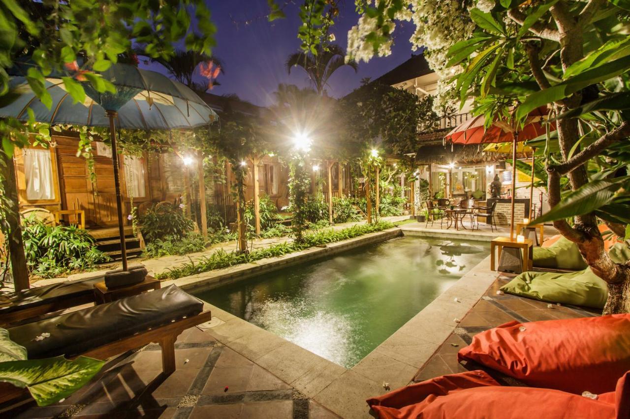 Bening Hut And Spa Seminyak Exteriör bild