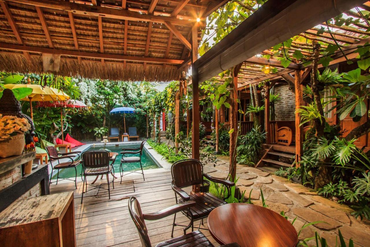 Bening Hut And Spa Seminyak Exteriör bild