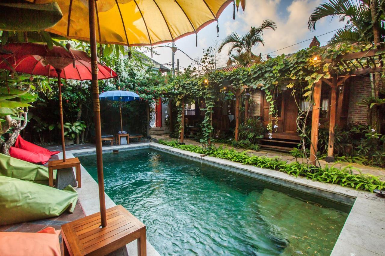 Bening Hut And Spa Seminyak Exteriör bild