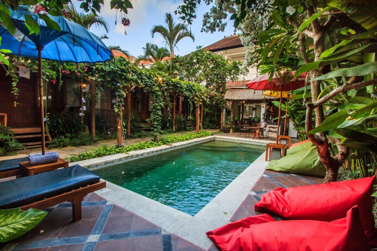 Bening Hut And Spa Seminyak Exteriör bild